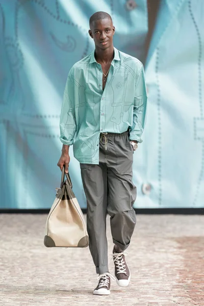 Look 8